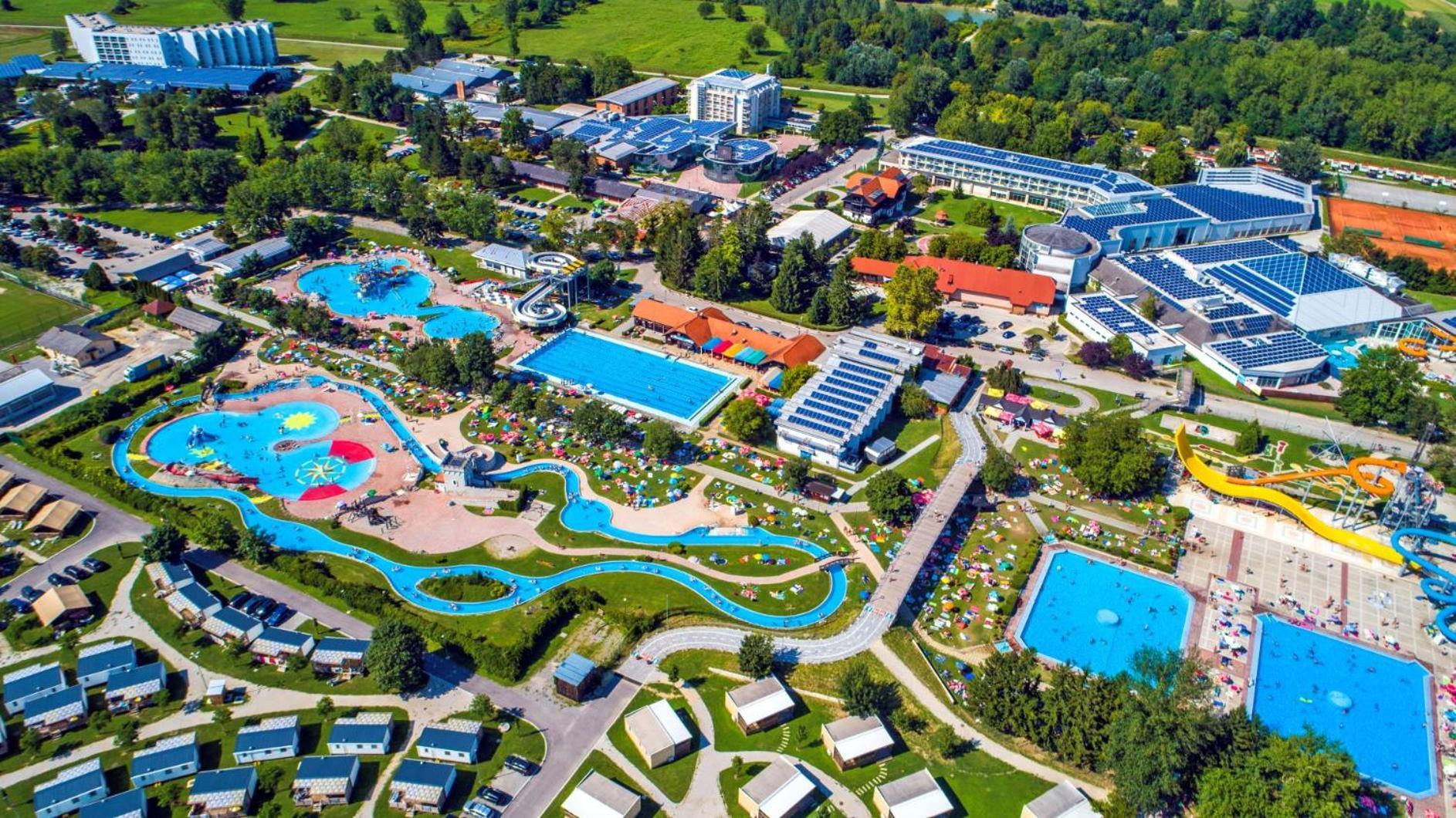 Green Sky House Mostec Екстериор снимка