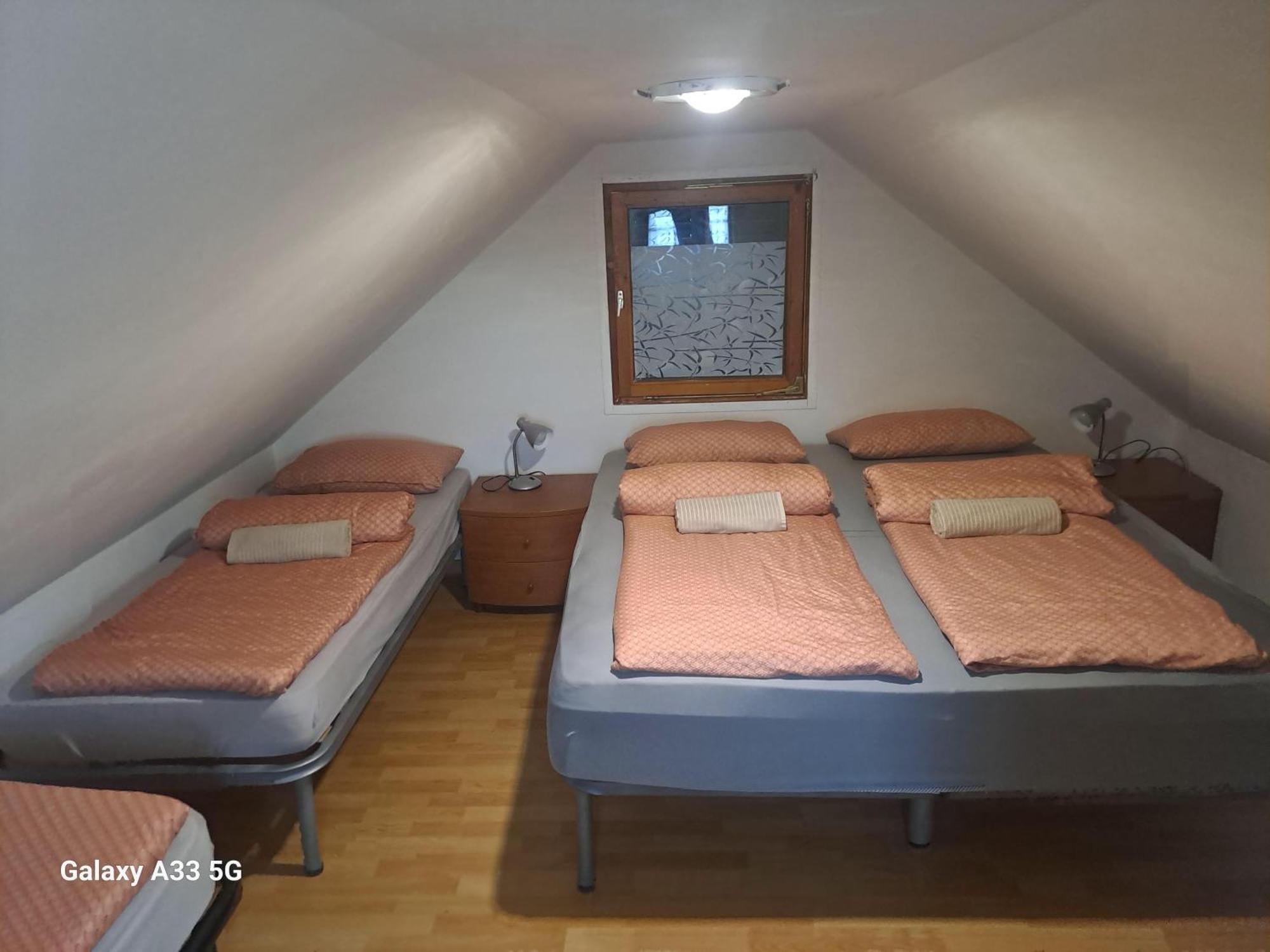 Green Sky House Mostec Екстериор снимка
